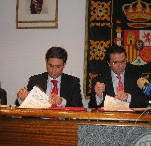 El alcalde, Daniel Pérez, con el consejero de Inmigración, Javier Fernández-Lasquetty (Foto: Ayto. Galapagar)